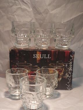 Circleware Skull Shot Glasses 1.44 OZ Set Of 6 New.  B110